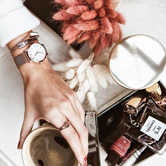 Minimalist Stainless Steel Slim Trendy Watch - Picture 5 of 8